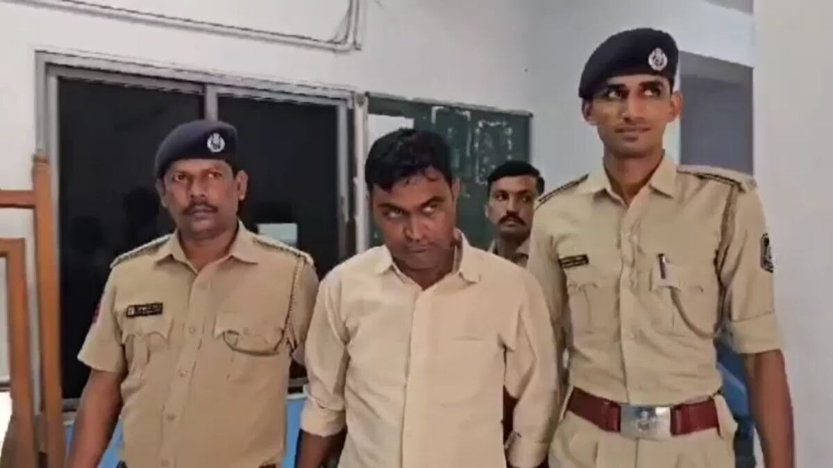 पुलिस की गिरफ्त में फर्जी आईपीएस. 