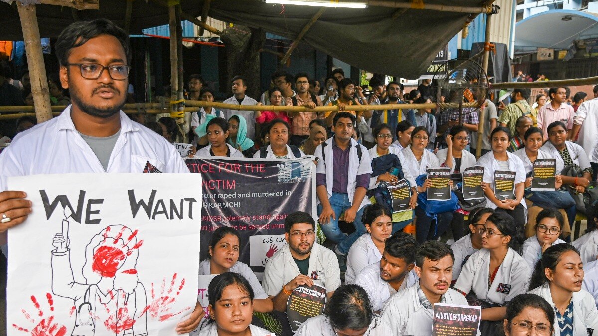 केंद्र ने की हड़ताली डॉक्टरों से काम पर लौटने की अपील, सुरक्षा सुनिश्चित करने के लिए बनेगा पैनल