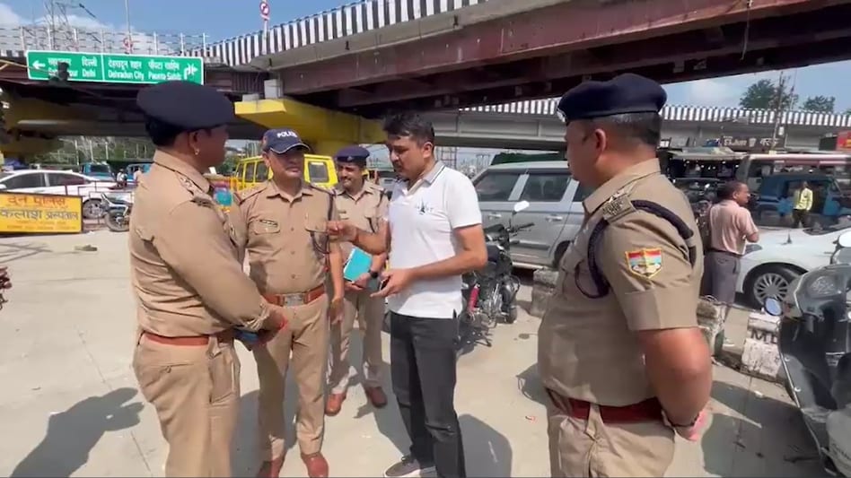 नाबालिग लड़की से देहरादून जाने वाली बस में गैंगरेप, मानसिक हालत बिगड़ी, 6 गिरफ्तार - DEHRADUN ALLEGED RAPE CASE WITH MINOR GIRL ISBT delhi Dehradun uttarakhand bus lcly - AajTak