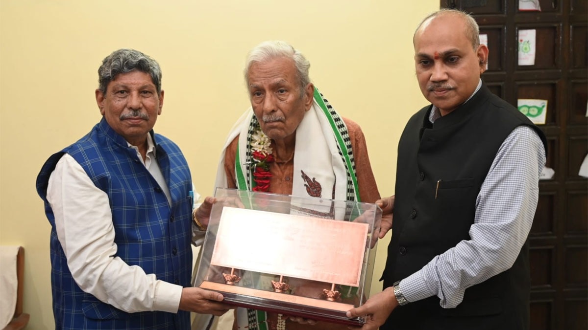  विनोद कुमार शुक्ल को साहित्य अकादेमी की महत्तर सदस्यता