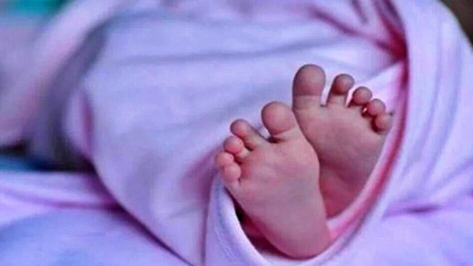 देवरिया: नाबालिग ने दिया बच्चे को जन्म 