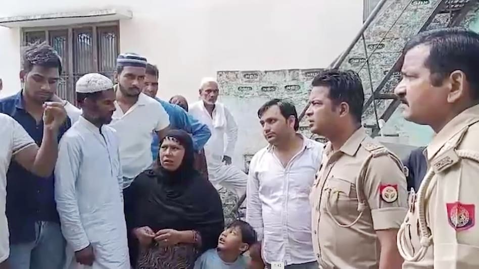 मुजफ्फरनगरः फांसी के फंदा पर लटका मिला महिला का शव, परिवार बोला- साली के दहेज में हिस्सा मांग रहा था दामाद - body of a woman was found hanging from a noose