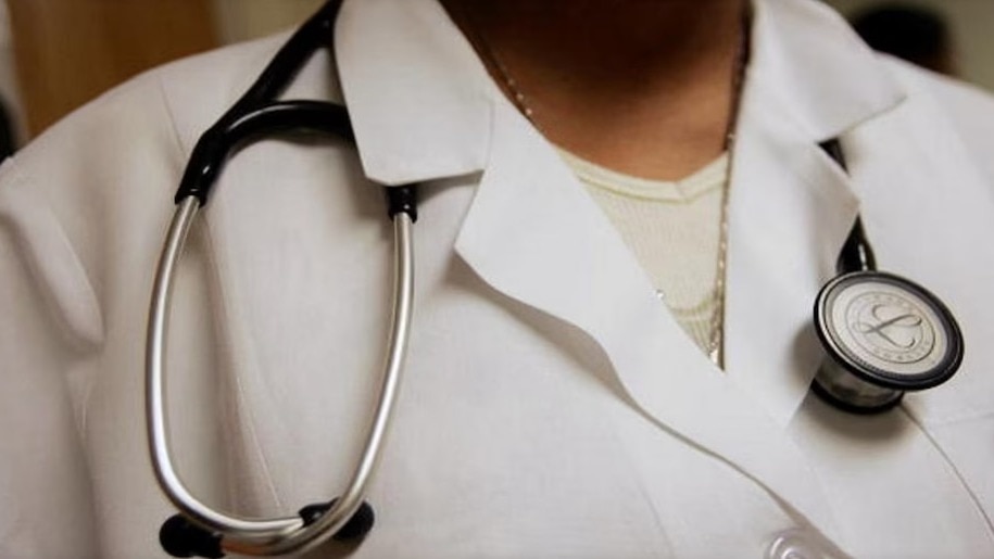 केंद्र ने की डॉक्टरों सुरक्षा को लेकर बैठक. (सांकेतिक फोटो)