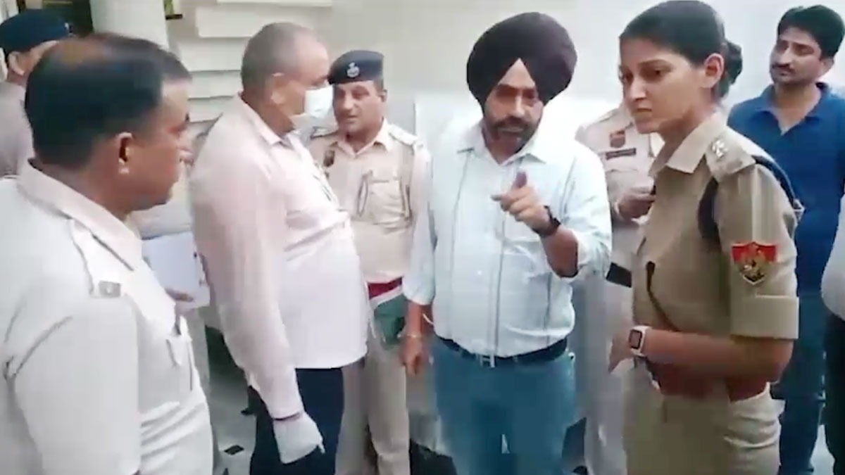 66d1a0ab95d77 303626285 घर में पति-पत्नी की लाश मिलने से मचा हड़कंप