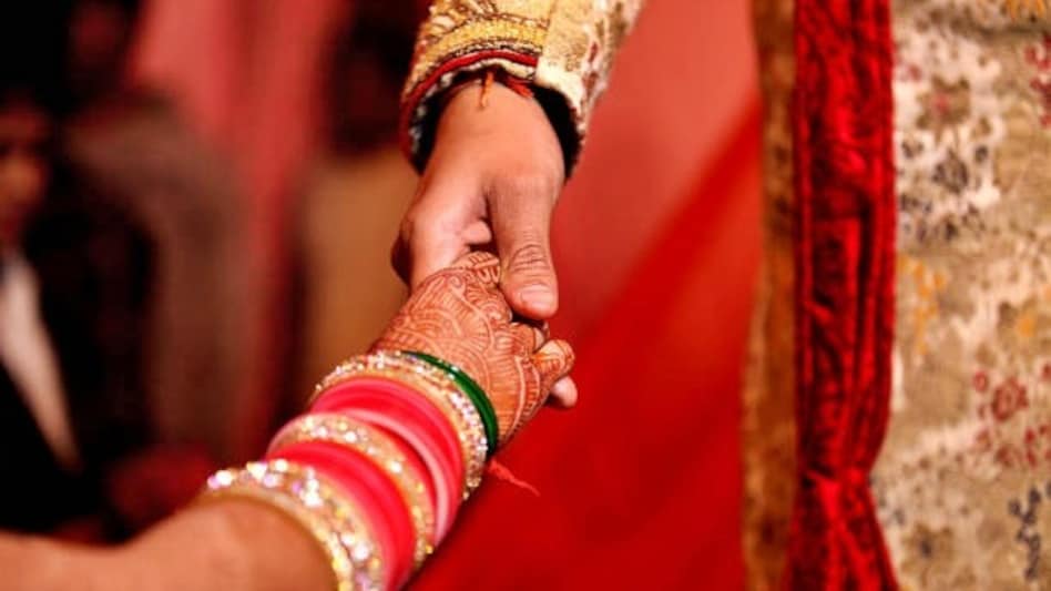 कानपुर: लव मैरिज के बाद पढ़ा-लिखाकर पत्नी को दिलाई सरकारी नौकरी, बाद में उसी ने किया किनारे, पति ने सुनाई आपबीती - Kanpur After love marriage woman whom got ...