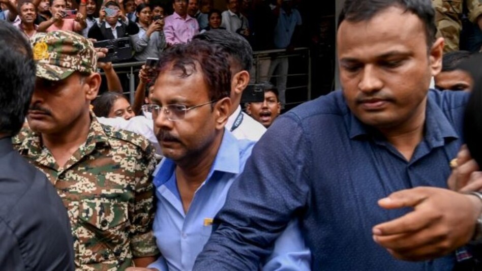 कोलकाता: जूनियर डॉक्टरों को धमकी देने का आरोप, संदीप घोष के करीबी तीन डॉक्टरों पर FIR - Kolkata Rape Murder Case Sandip Ghosh Close Three Doctor Booked On Junior Doctor Complaints NTC -