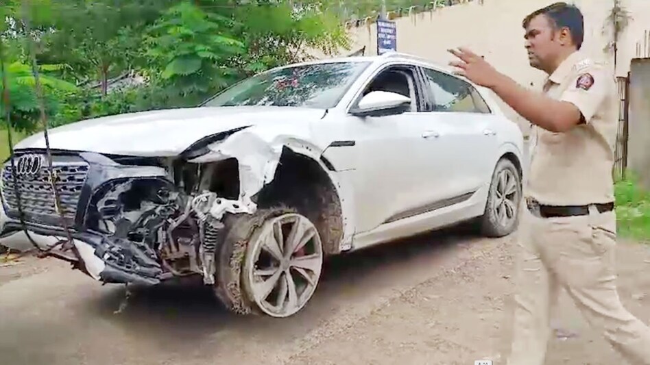 Audi car collided with several vehicles Audi car collided with several vehicles