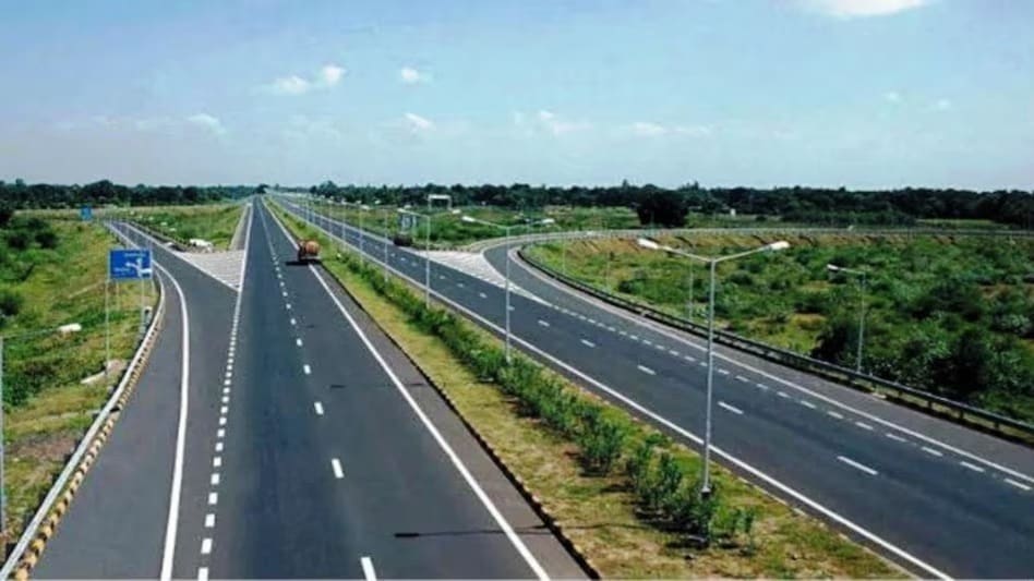 नेशनल हाईवे शुल्क में बदलाव, परिवहन मंत्रालय ने जारी किया नोटिफिकेशन - Change in National Highway fee Transport Ministry issued notification ntc - AajTak