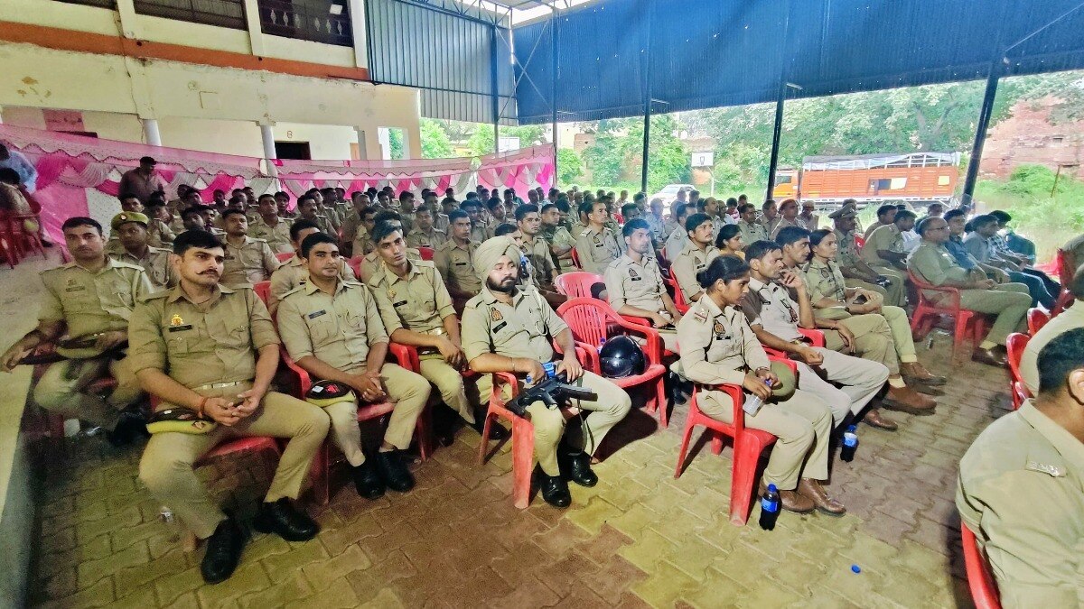 मथुरा पुलिस अलर्ट 