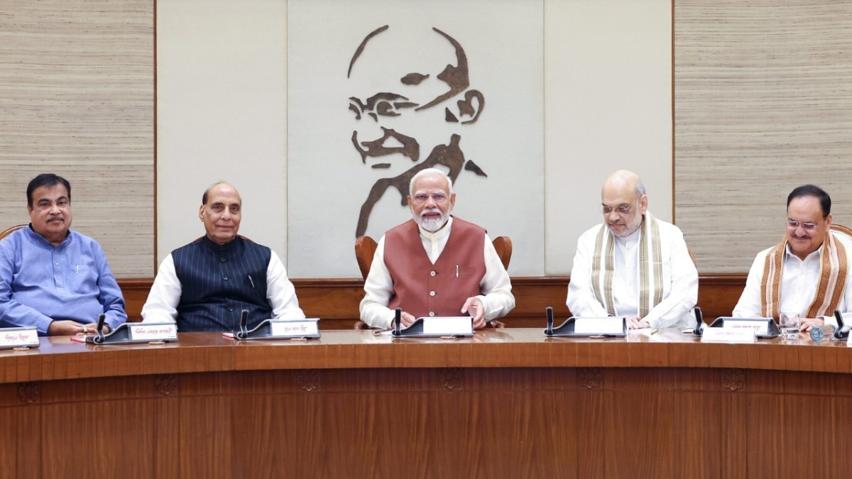 कैबिनेट का बड़ा ऐलान, 70 साल से ऊपर के सभी बुजुर्गों को मिलेगा 'आयुष्मान योजना' का लाभ - Cabinet meeting big announcement all senior citizens above 70 years age will get benefit