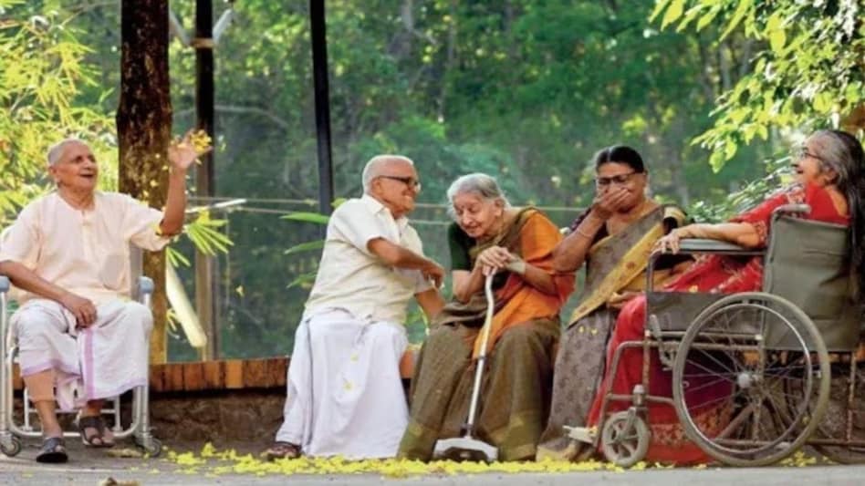 New Rule: परिवार से अलग... 6 करोड़ बुजुर्गों के लिए खास Ayushman Card, जानिए कैसे - Ayushman Yojna rule change now Senior citizens above 70 years will be covered he get special