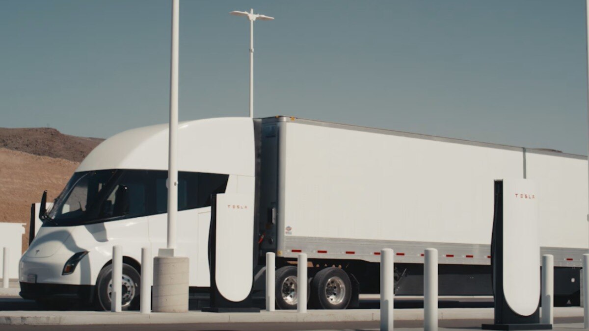टेस्ला का सेमी इलेक्ट्रिक ट्रक