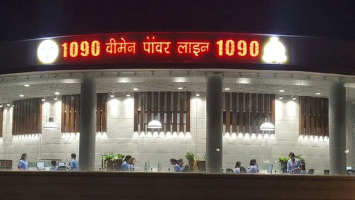 लखनऊ में वीमेन पावर लाइन की महिला पुलिसकर्मियों से अभद्रता (फोटो- सोशल मीडिया)