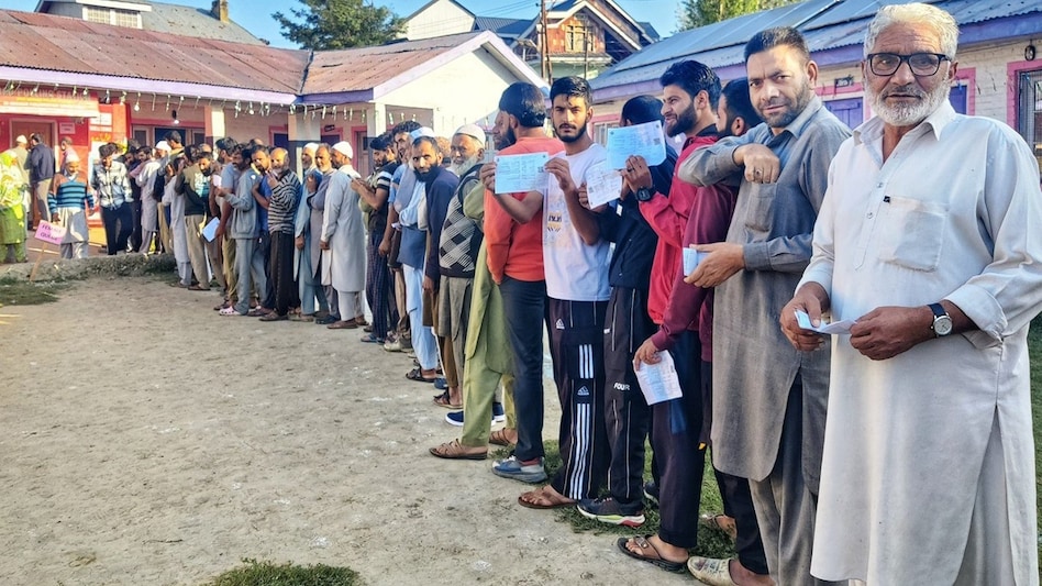 61% वोटिंग के साथ जम्मू-कश्मीर में दिखा जोश... जानिए क्या कहता है पहले फेज का वोटिंग ट्रेंड - jammu kashmir assembly elections 2024 first phase turn out voting trend bjp congress nc