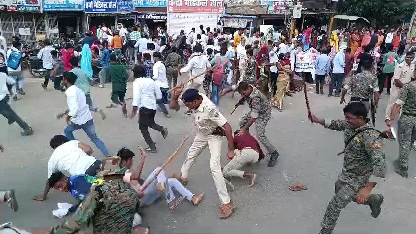 समस्तीपुर में पुलिस ने प्रदर्शनकारियों पर चलाई लाठी