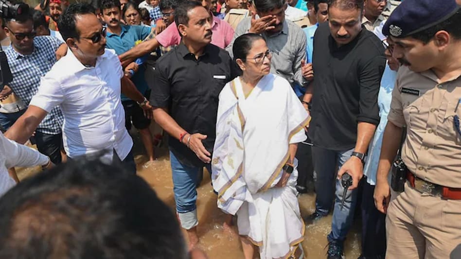 पश्चिम बंगाल की बाढ़ मैन मेड, DVC ने बिना बताए पानी छोड़ा', ममता बनर्जी ने PM मोदी को फिर लिखी चिट्ठी - Mamata Banerjee calls West Bengal Floods man made write to