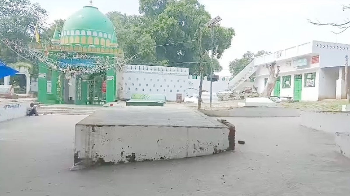 वक्फ बोर्ड की 96 बीघा जमीन जब्त