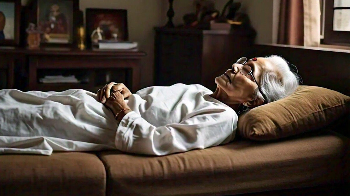 बिस्तर पर मिली बुजुर्ग महिला की खून से सनी लाश... घर में चाकू से कत्ल, कातिल का सुराग नहीं