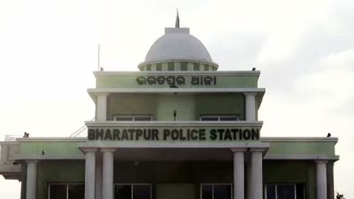 पुलिस स्टेशन में यौन उत्पीड़ का मामला