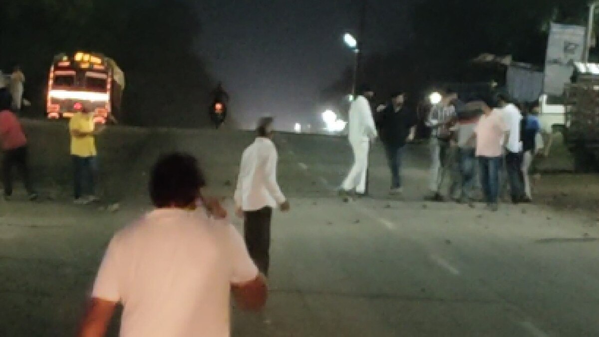 शाजापुर के मक्सी कस्बे में दो गुटों के बीच झड़प. 