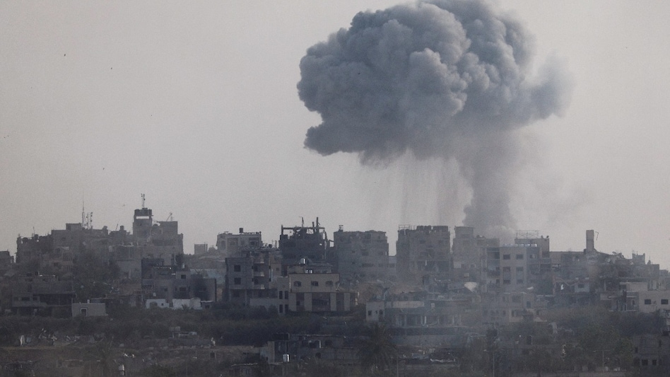 हिज्बुल्लाह के बाद अब हूती विद्रोहियों पर इजरायल की एयरस्ट्राइक, यमन में कई ठिकाने तबाह - Israel army now airstrike on Houthi rebels after hezbollah many bases destroyed in Yemen ...