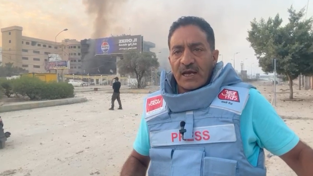 Ground Report: इमारतें धुआं-धुआं, सड़कों पर मलबे... बेरूत में 5 घंटे के भीतर इजरायल ने किए 30 हमले - Ground Report Buildings smoke debris on roads Israel carried out 30 attacks in