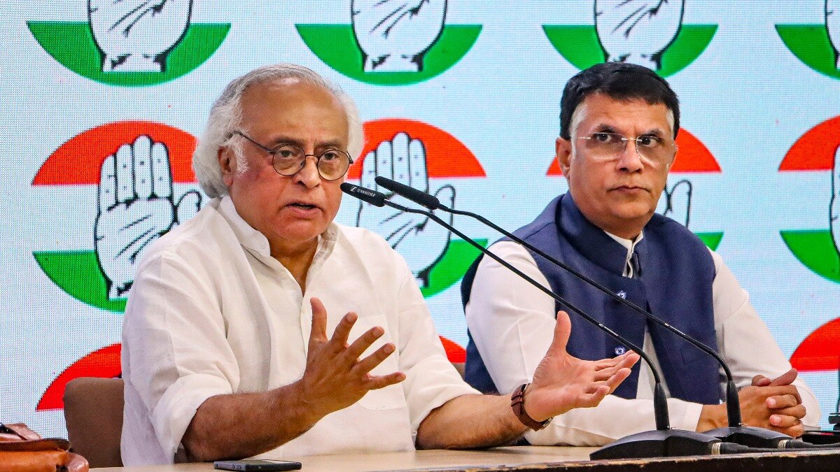 कांग्रेस नेता जयराम रमेश और पवन खेड़ा के बयान से चुनाव आयोग नाराज