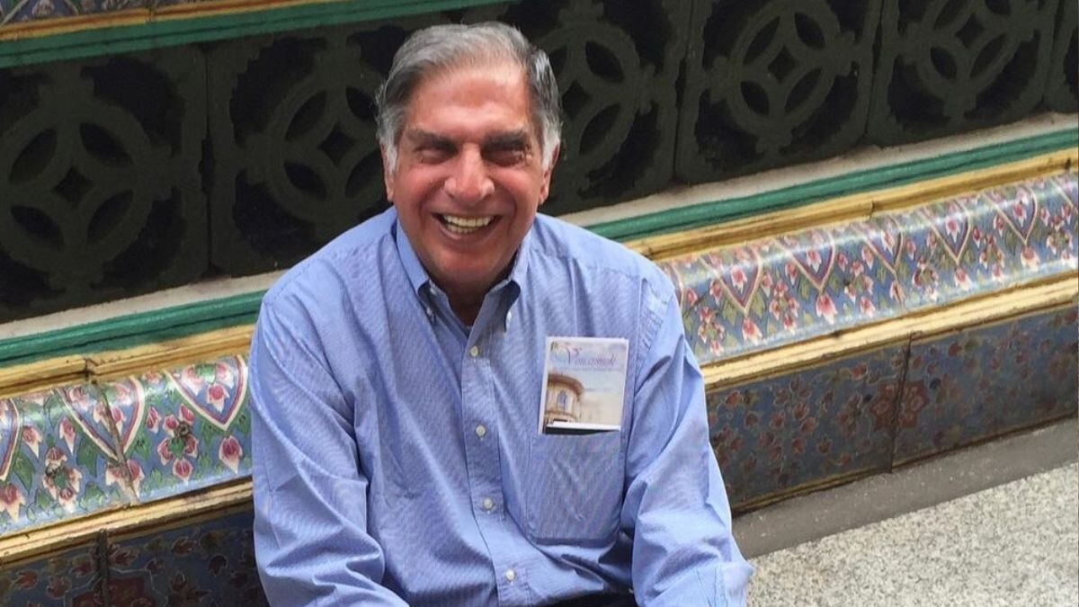 रतन टाटा को सोशल मीडिया पर ऐसे किया गया याद