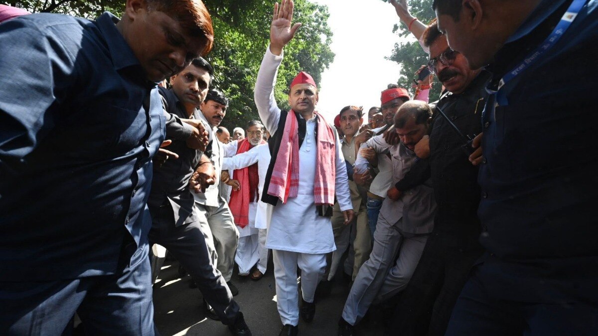 akhilesh yadav