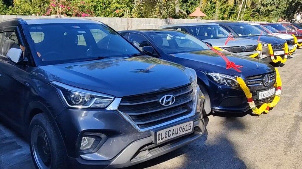 कंपनी की तरफ से कर्मचारियों को दी गईं ये कारें