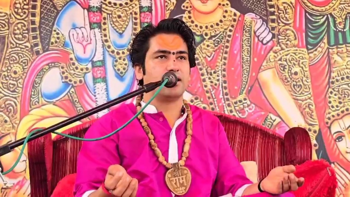 बागेश्वर धाम के पीठाधीश्वर धीरेंद्र शास्त्री. 