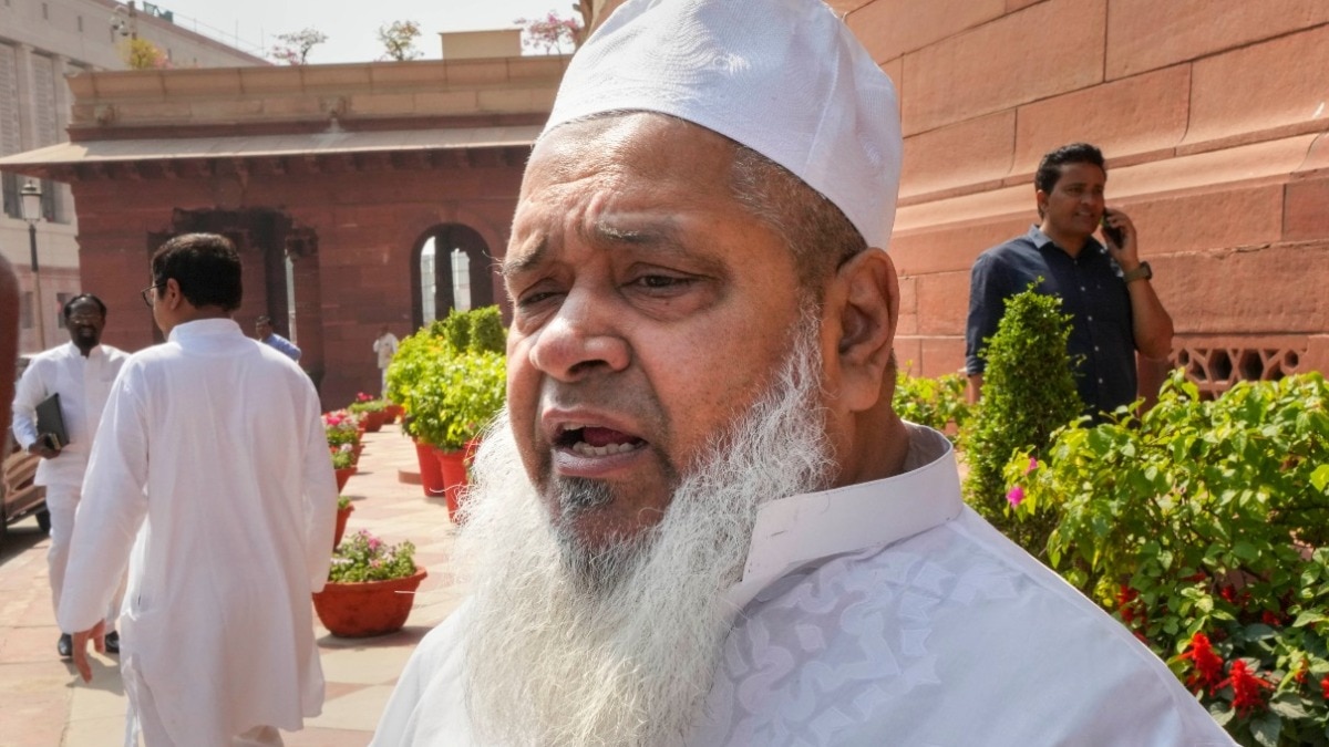 असम के जमीयत उलेमा के प्रमुख मौलाना बदरुद्दीन अजमल. (फाइल फोटो)