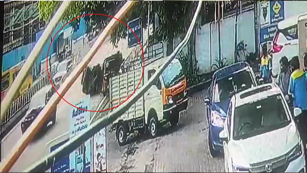 घटना सीसीटीवी में कैद हो गई
