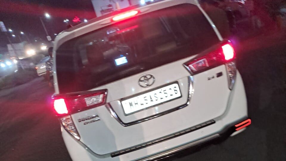 पुणे में कार से 5 करोड़ रुपये जब्त