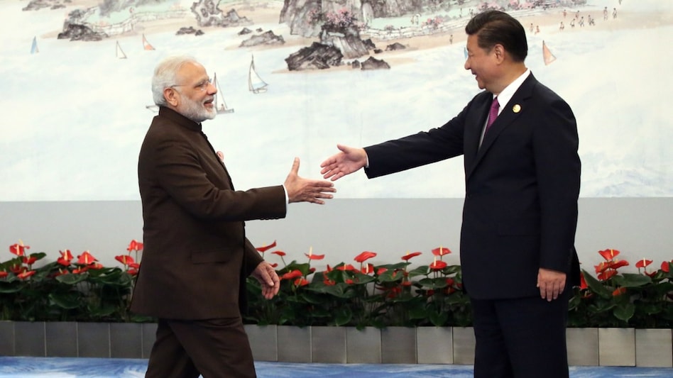 कभी दूर-कभी पास... मोदी-जिनपिंग की 10 साल में 20 मुलाकातों की कहानी! - Friendship bitterness and compromise story of PM Narendra Modi Xi Jinping 20 meetings in 10 years ntc - AajTak
