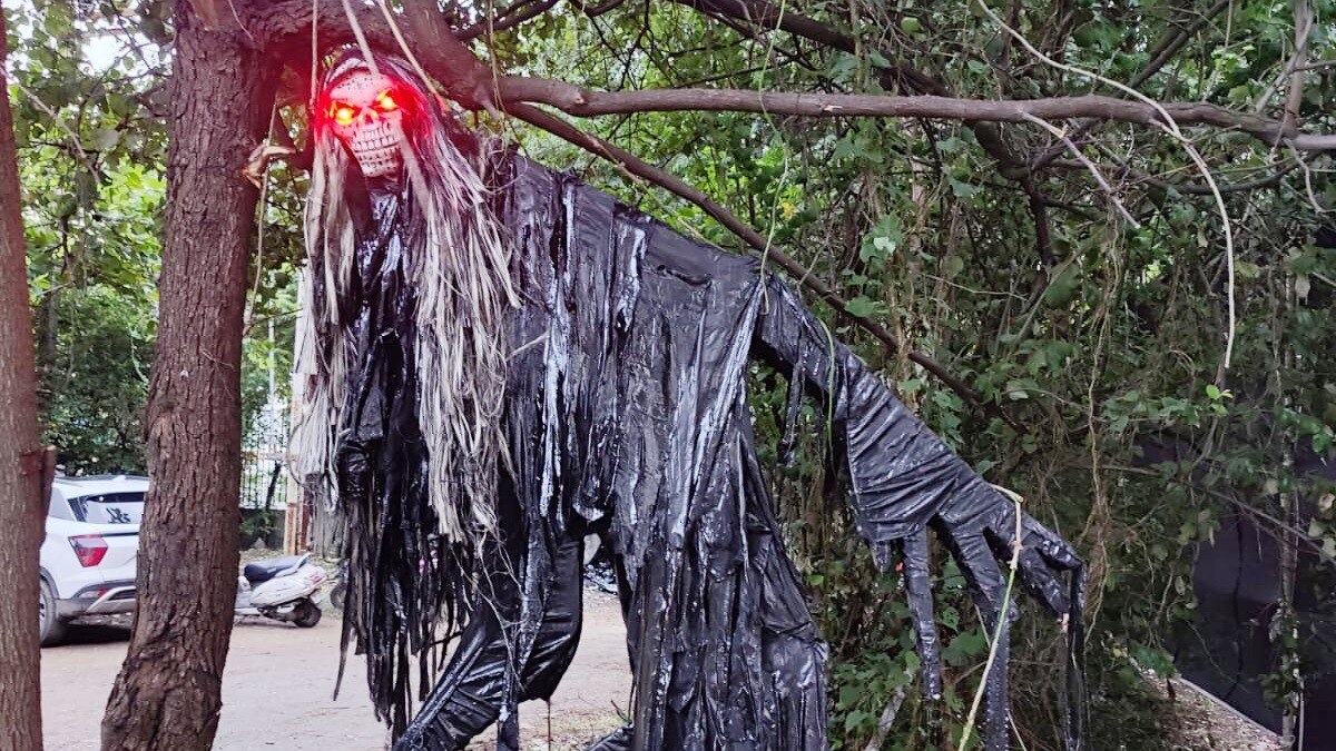 ऐतिहासिक इमारत में हैलोवीन पार्टी.