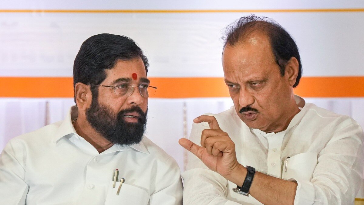 एकनाथ शिंदे और अजित पवार (फाइल फोटो)