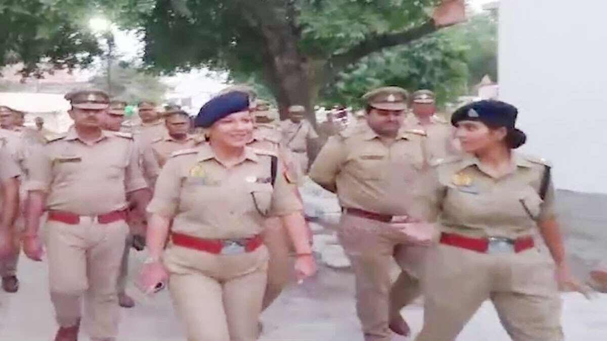 पुलिस अधीक्षक वृंदा शुक्ला ने दो पुलिसकर्मियों पर लिया एक्शन