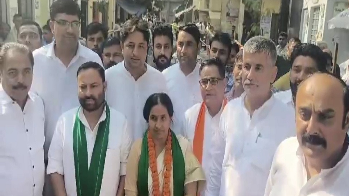 लोकदल से मिथलेश पाल ने दाखिल किया नामांकन