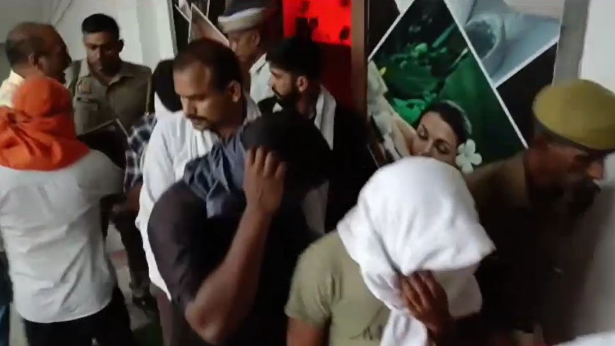 स्पा सेंटरों पर पुलिस का छापा.