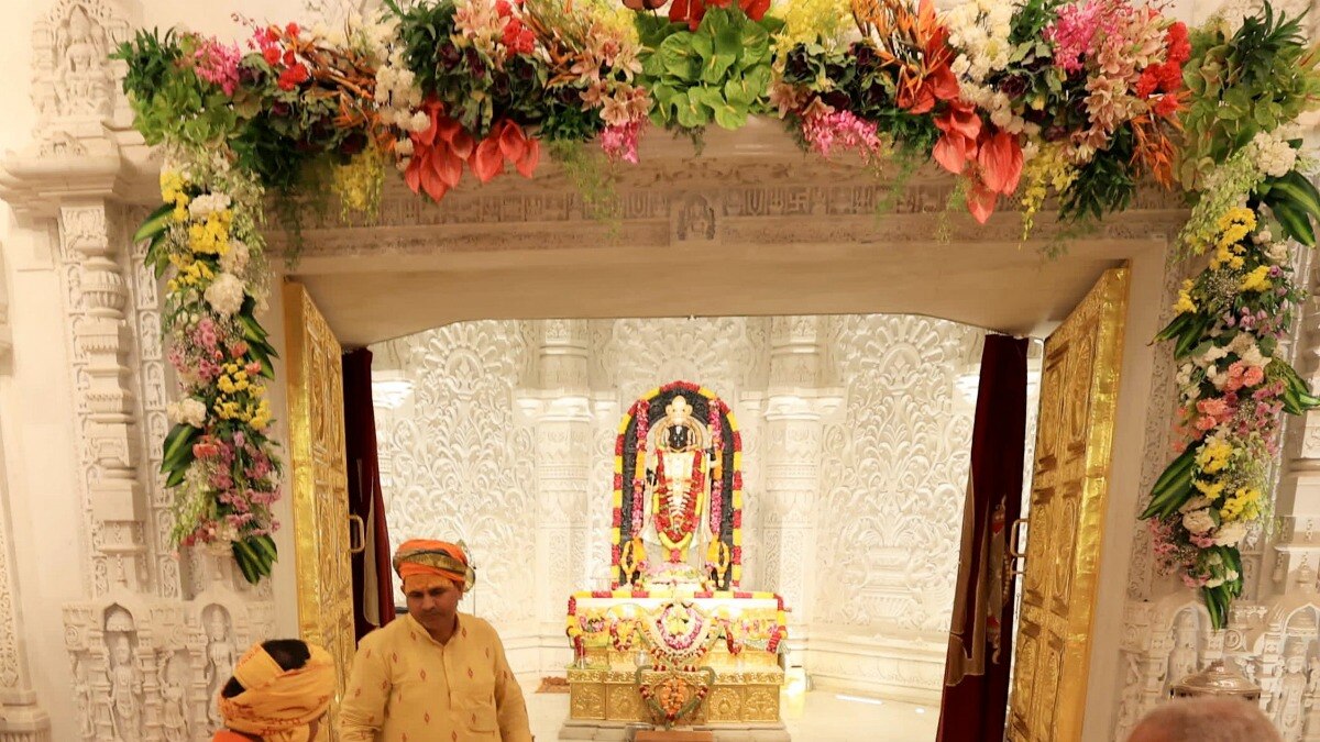  दिवाली पर खास वस्त्र पहनेंगे रामलला