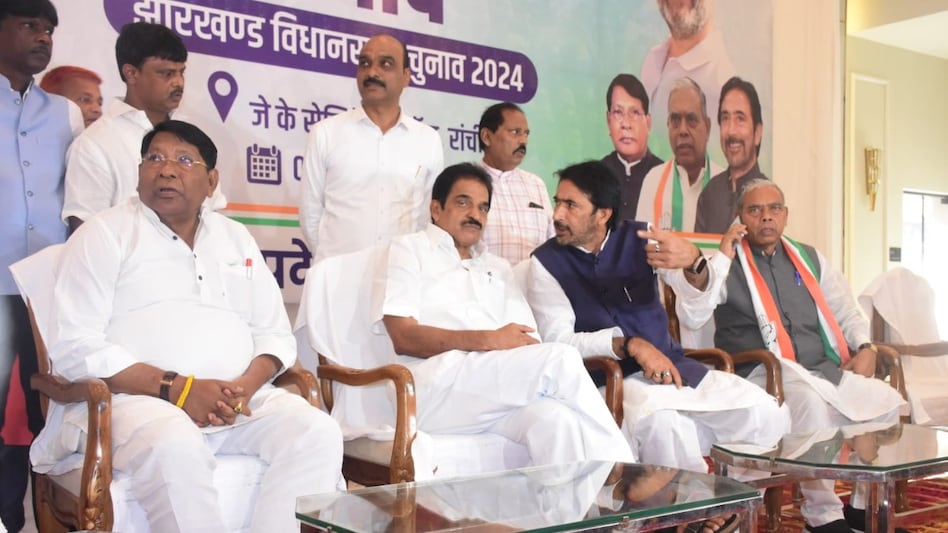 Party leaders create ruckus at KC Venugopal's program in Jharkhand Party leaders create ruckus at KC Venugopal's program in Jharkhand