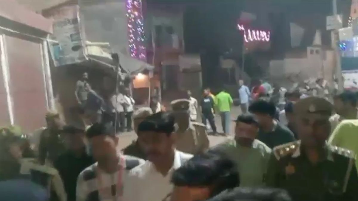 घटना के बाद जांच करने पहुंचे अधिकारी.