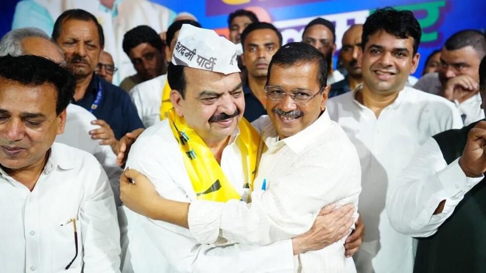 दिल्ली में कांग्रेस को झटका, 5 बार के विधायक मतीन अहमद ने छोड़ी पार्टी