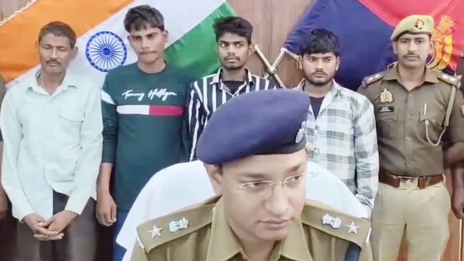 बुलंदशहर: लड़की के कपड़े पहनकर खेत में बैठा चाचा, भतीजे के आते ही कर दी हत्या, चार गिरफ्तार - bulandshahr salesman murder chacha supari 4 Accused arrested uttar pradesh lclar - AajTak