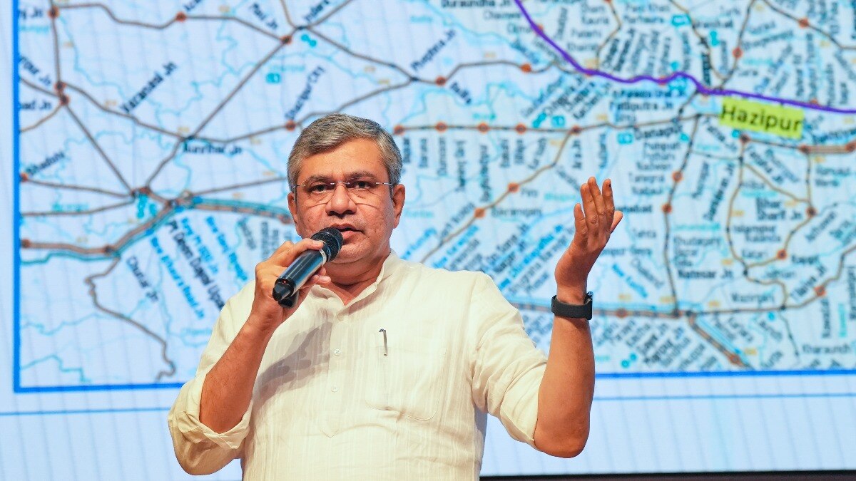 केंद्रीय मंत्री अश्विनी वैष्णव (Photo: PTI)