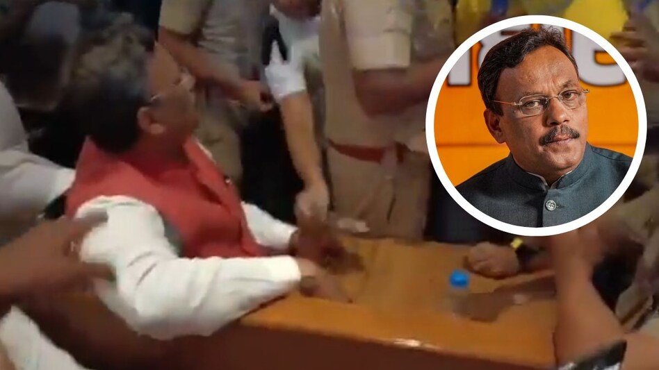 Cash for Vote के आरोपों पर मुंबई के होटल में हंगामा, सफाई में तावड़े बोले- कार्यकर्ताओं संग मीटिंग कर रहा था - Vinod Tawde on Distributing Money Nalasopara Cash for Vote Mumbai