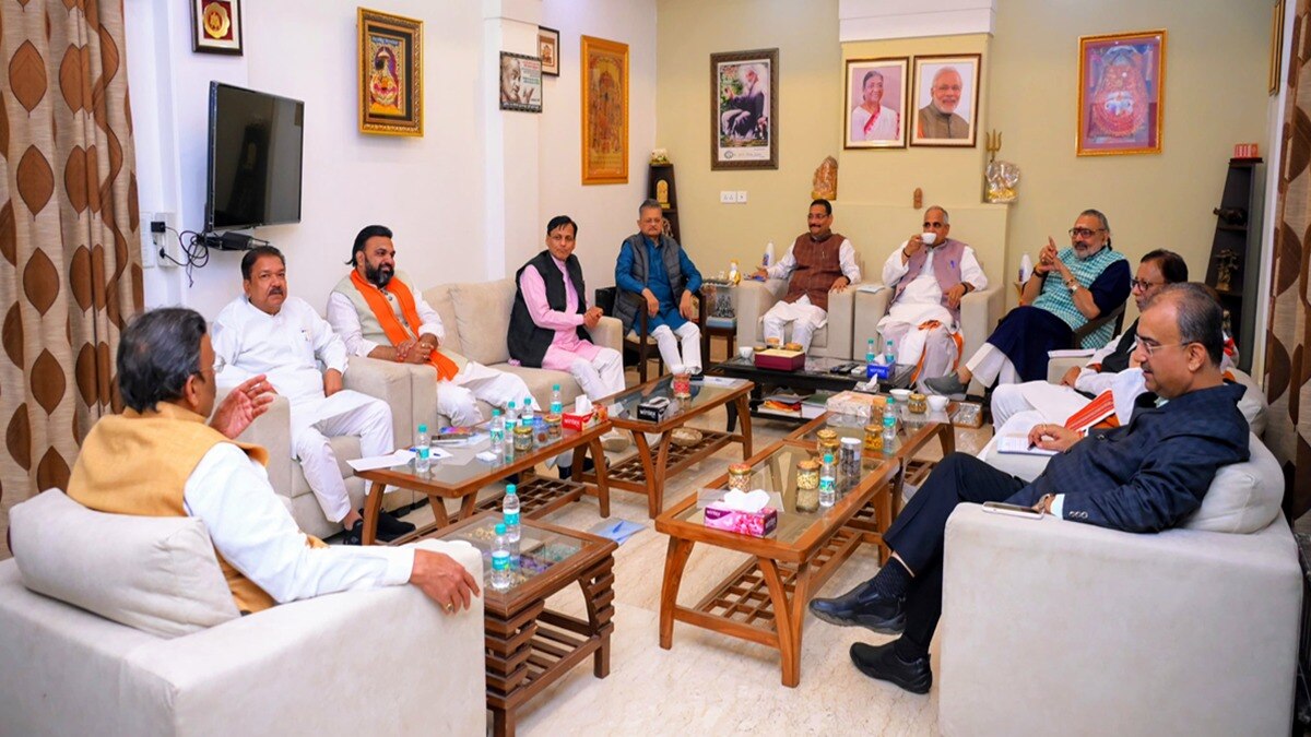 बिहार विधानसभा चुनाव के लिए दिल्ली में केंद्रीय मंत्री गिरिराज सिंह के आवास पर बीजेपी कोर ग्रुप की बैठक हुई. (Photo: X/@girirajsinghbjp)