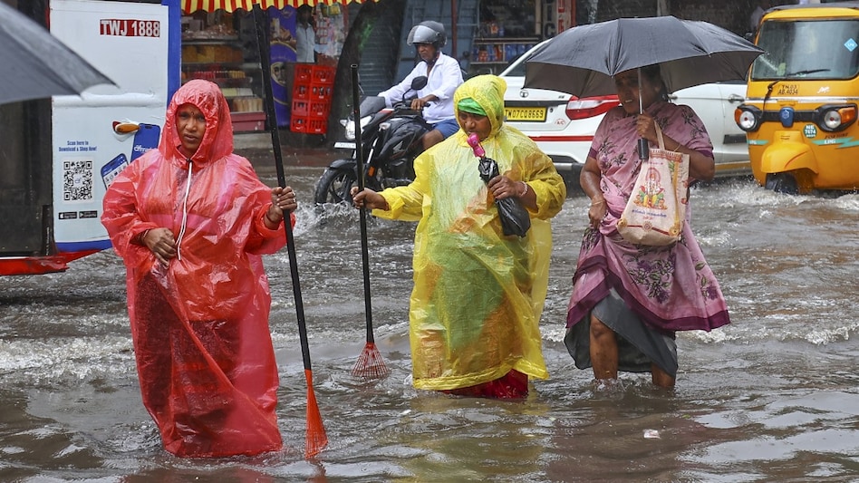 Due to Fengal Cyclone, there is heavy rain in many parts of Tamil Nadu (Photo- PTI) Due to Fengal Cyclone, there is heavy rain in many parts of Tamil Nadu (Photo- PTI)