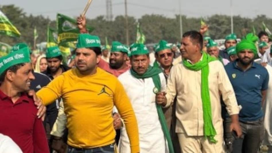 2 दिसंबर को नक्सलि दिल्ली में करेंगे आंदोलन 2 दिसंबर को नक्सलि दिल्ली में करेंगे आंदोलन